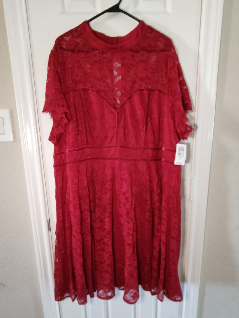 Torrid NWT Red Lace Short Sleeve Illusion Dress With Velvet Trim Size 26